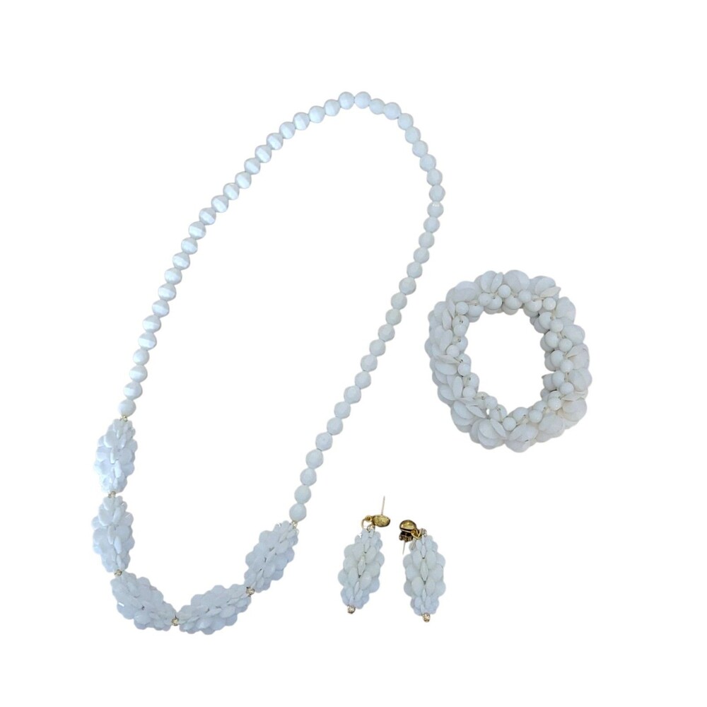 Vintage White Cluster Plastic Beaded Matching Set Necklace Bracelet Earrings